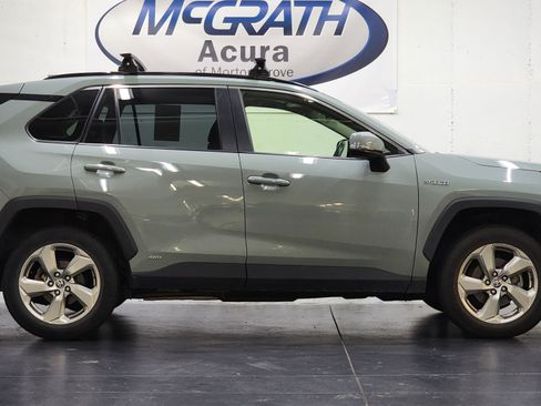 Used 2021 Toyota RAV4 XLE Premium AWD/4WD image 3