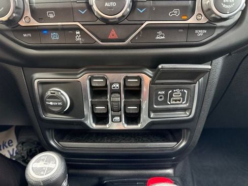Used 2023 Jeep Wrangler Unlimited AWD/4WD image 33