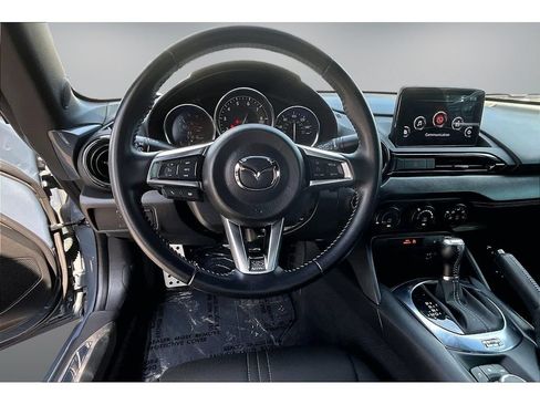Used 2020 MAZDA MX-5 Miata Club w/ Interior Package RWD image 8