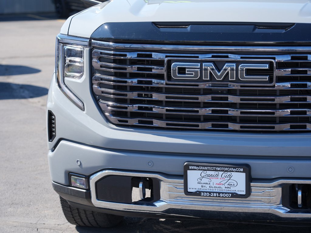 Used 2025 GMC Sierra 1500 Denali Ultimate AWD/4WD image 9