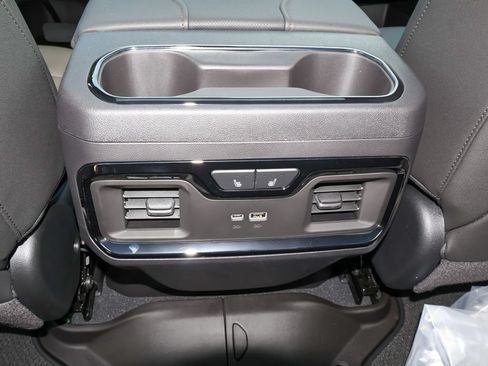 New 2026 GMC Sierra 1500 AT4 w/ AT4 Premium Package AWD/4WD image 11