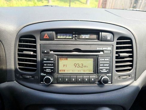 Used 2011 Hyundai Accent GS FWD image 25