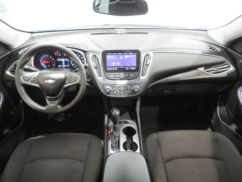 Used 2020 Chevrolet Malibu LT image 12