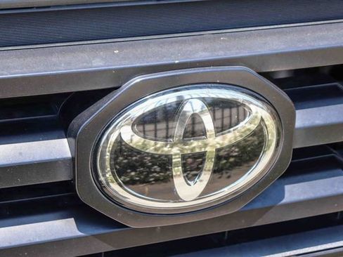 Used 2020 Toyota Tacoma SR w/ SR Convenience Package RWD image 5