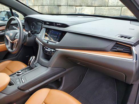 Certified 2022 Cadillac XT5 Premium Luxury image 40