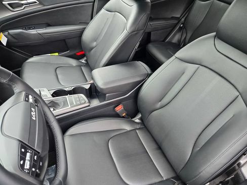 New 2026 Kia Sportage EX FWD image 17