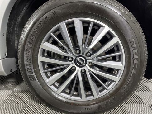 Used 2024 Nissan Armada SL image 11