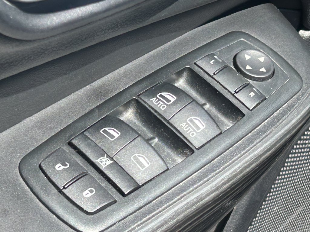 Used 2014 Jeep Cherokee Trailhawk w/ Leather Interior Group AWD/4WD image 28