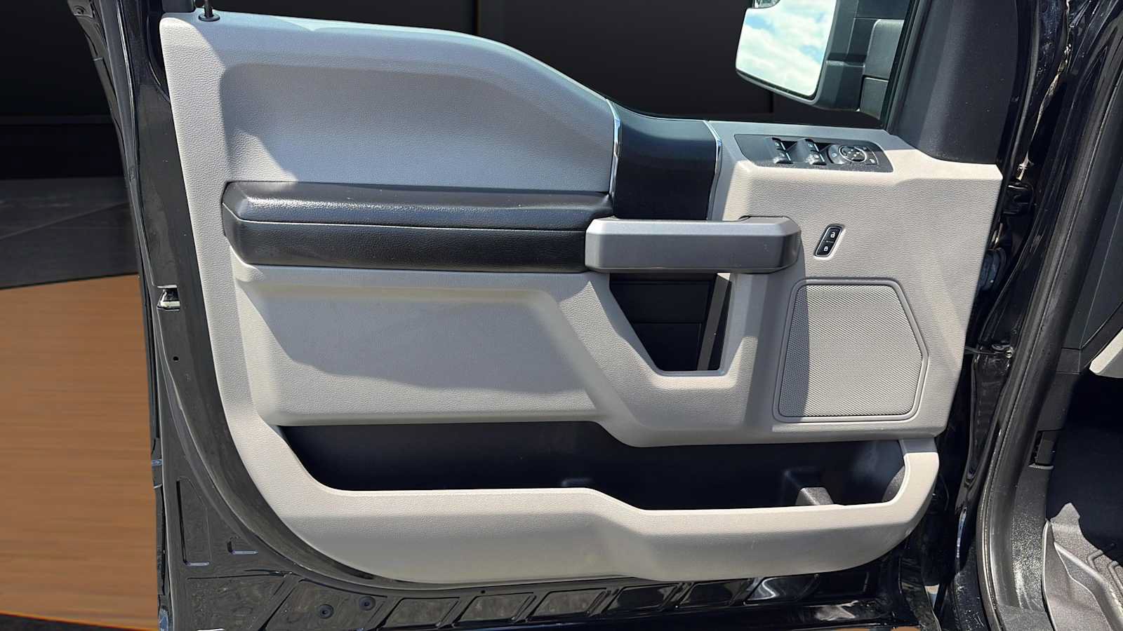 Used 2018 Ford F150 XLT AWD/4WD image 19