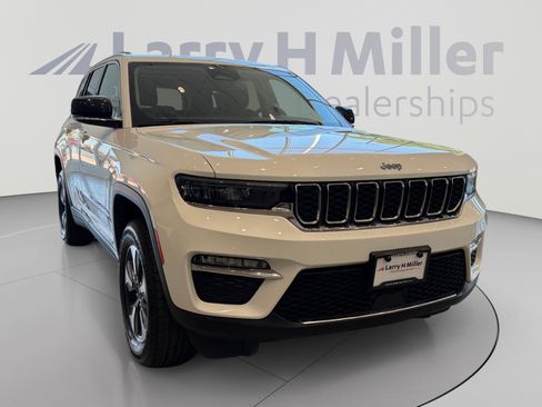 Used 2024 Jeep Grand Cherokee Limited 4xe AWD/4WD image 7