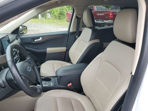 Used 2020 Ford Escape Titanium AWD/4WD image 20