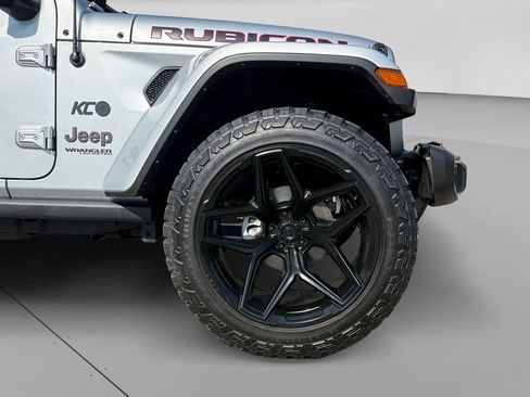 Used 2022 Jeep Wrangler Unlimited Rubicon w/ LED Lighting Group AWD/4WD image 9