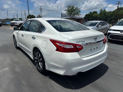 Used 2016 Nissan Altima 2.5 SV w/ Convenience Package FWD image 7