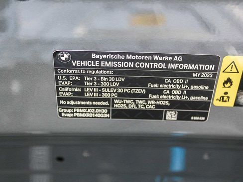 Certified 2023 BMW 330e w/ M Sport Package image 27