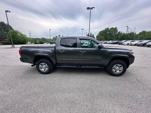 Used 2023 Toyota Tacoma SR AWD/4WD image 2