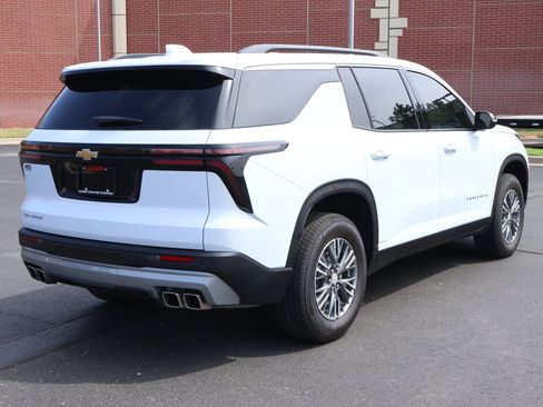 New 2026 Chevrolet Traverse LT w/ LPO, Floor Liner Package FWD image 28