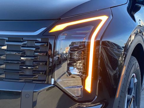 New 2026 Kia Sportage EX image 7