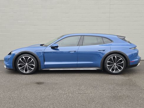 Certified 2021 Porsche Taycan 4 Cross Turismo image 2