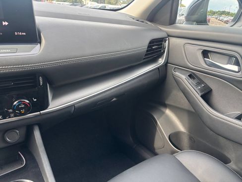 Used 2026 Nissan Rogue SL FWD image 37