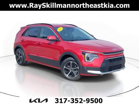Used 2023 Kia Niro LX image 1