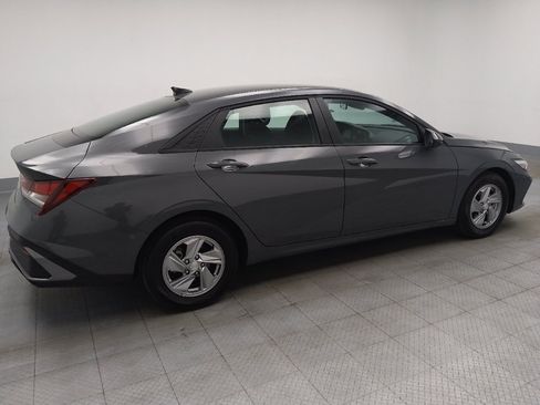 Used 2025 Hyundai Elantra SE FWD image 10