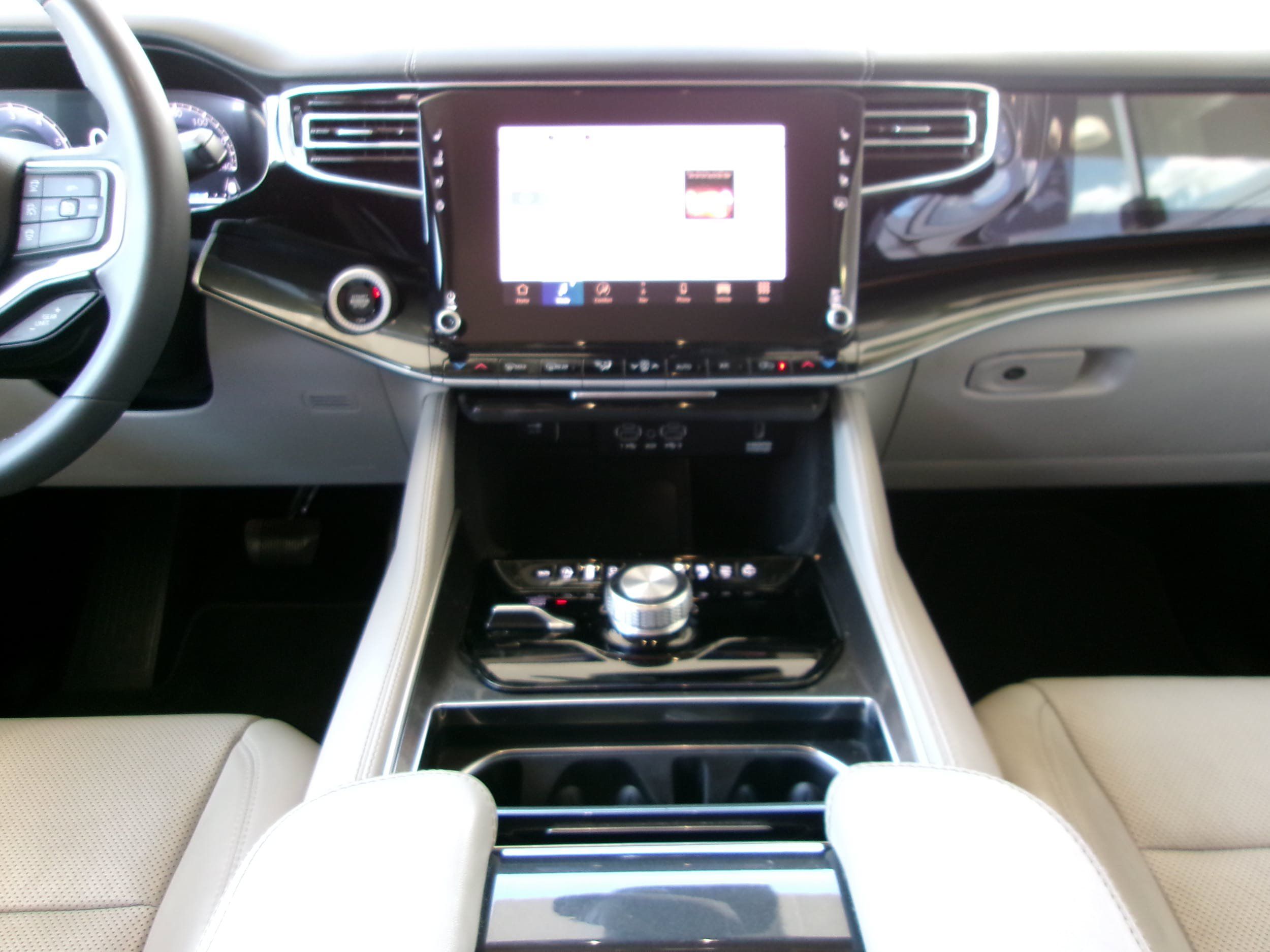 Used 2022 Jeep Wagoneer Series I w/ Convenience Group I AWD/4WD image 15