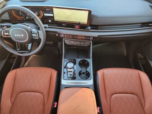 New 2026 Kia Carnival EX image 18