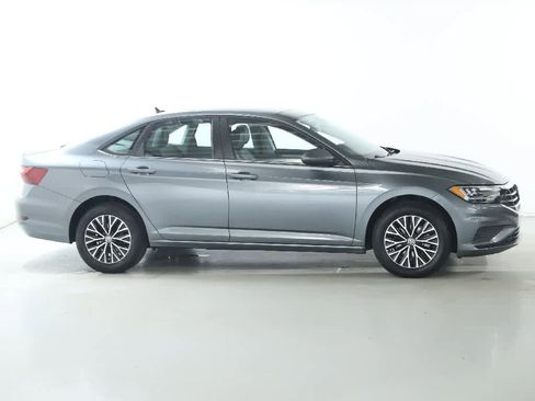 Certified 2021 Volkswagen Jetta SE w/ SE Cold Weather Package image 11