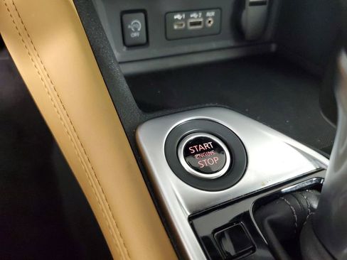 Used 2024 Nissan Sentra SV w/ SV Premium Package image 18