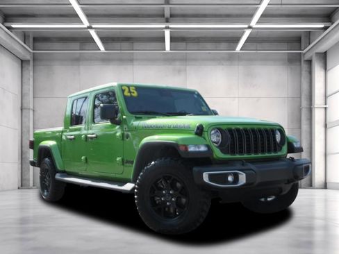 Used 2025 Jeep Gladiator Sport image 1