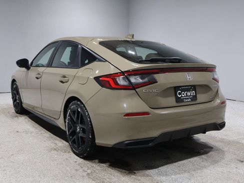 Used 2025 Honda Civic Sport image 4