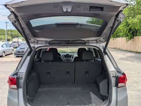 Used 2023 Chevrolet Equinox LT FWD image 9