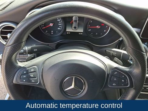 Used 2018 Mercedes-Benz C 300 4MATIC Sedan image 4