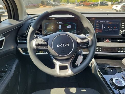 Certified 2025 Kia Sportage LX FWD image 10