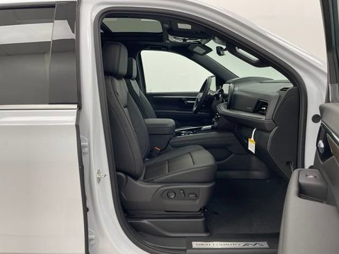 New 2026 Chevrolet Suburban High Country AWD/4WD image 16