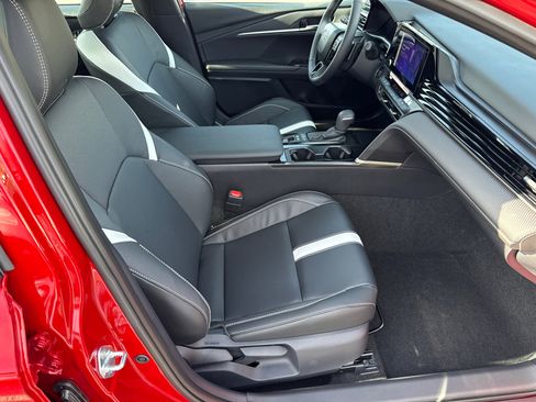 New 2026 Toyota Camry Hybrid FWD image 13