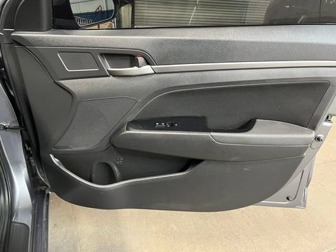 Used 2018 Hyundai Elantra Value Edition FWD image 11