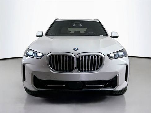 New 2026 BMW X5 xDrive40i w/ Climate Comfort Package AWD/4WD image 2
