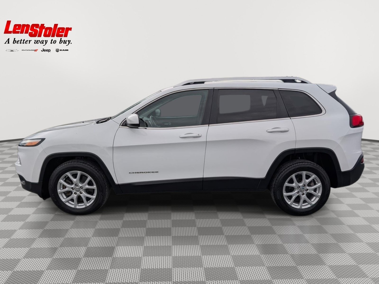 Used 2015 Jeep Cherokee Latitude FWD image 2