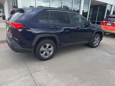 Used 2025 Toyota RAV4 XLE image 4