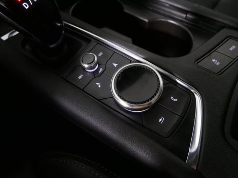 Used 2024 Cadillac XT6 Sport w/ Technology Package AWD/4WD image 29