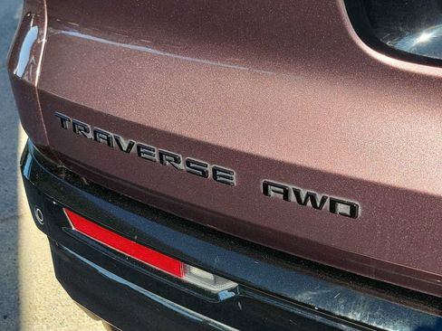 Used 2024 Chevrolet Traverse RS image 7