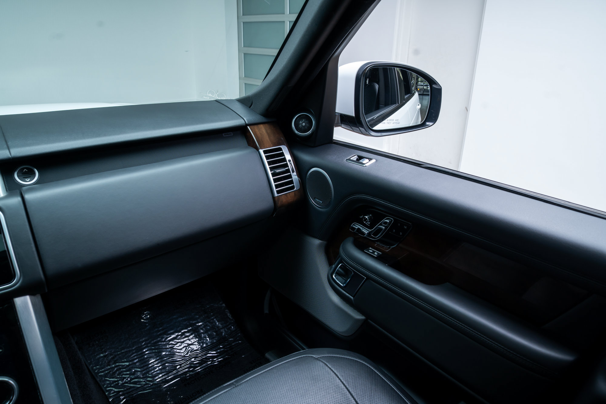 Used 2018 Land Rover Range Rover HSE AWD/4WD image 11