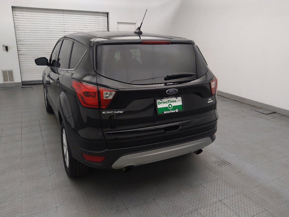 Used 2019 Ford Escape SE FWD image 6