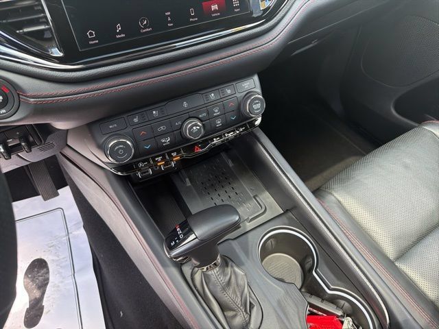 Used 2025 Dodge Durango GT AWD/4WD image 32