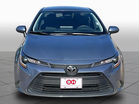Used 2025 Toyota Corolla LE FWD image 4