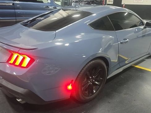 Used 2024 Ford Mustang GT RWD image 2