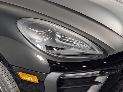 New 2026 Porsche Macan image 15