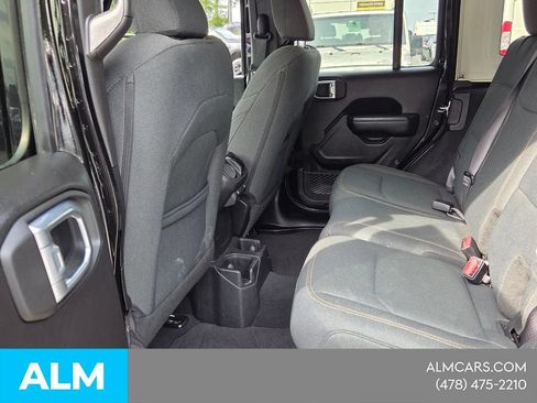 Used 2025 Jeep Wrangler Unlimited Sport AWD/4WD image 8