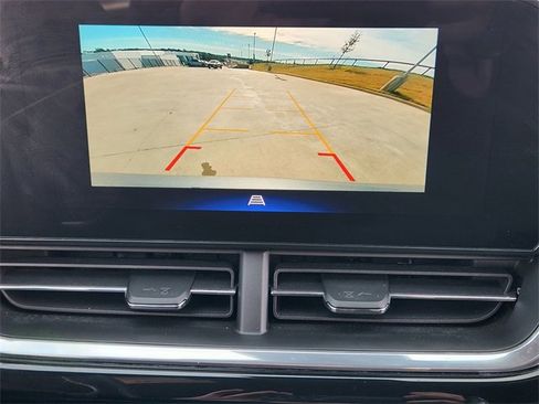 Used 2024 Chevrolet Trax RS w/ Sunroof Package image 19